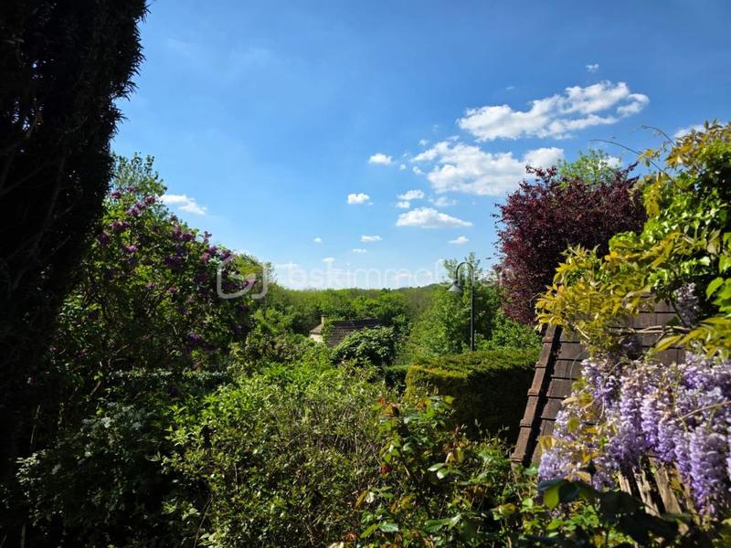 Maison - 185 m² - 7 pièces