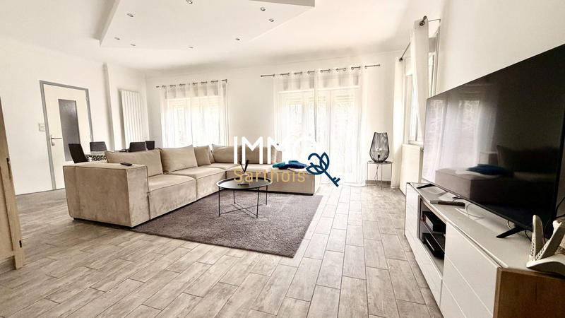 Maison - 186 m² - 10 pièces