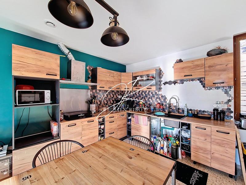 Maison - 170 m² - 8 pièces