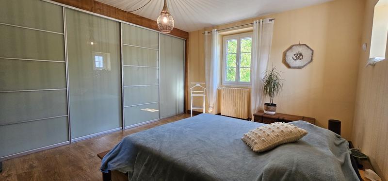 Maison - 249 m² - 4 pièces