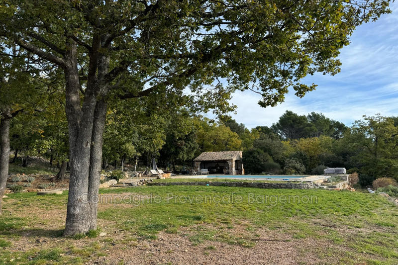 Maison - 200 m² - 2 pièces