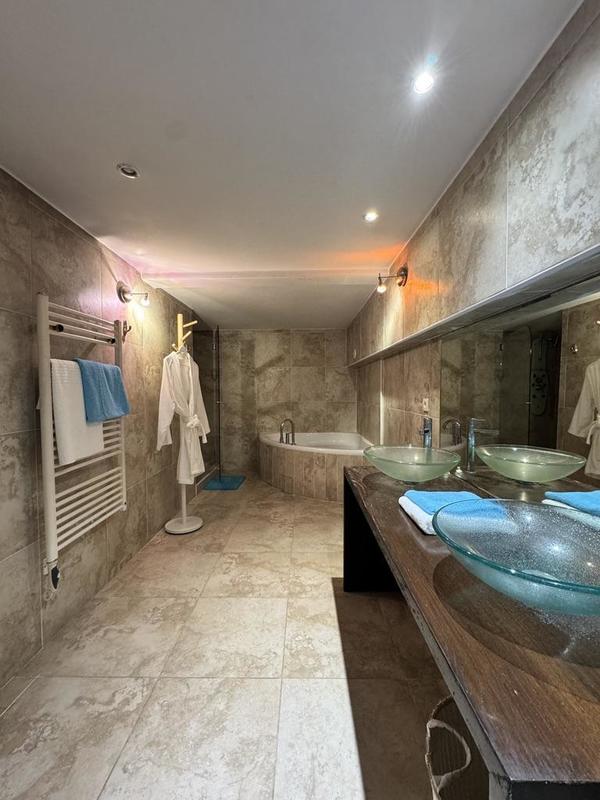 Bastide - 206 m² - 6 pièces