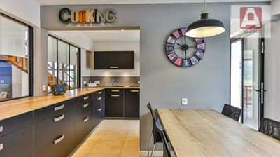 Maison - 166 m² - 5 pièces