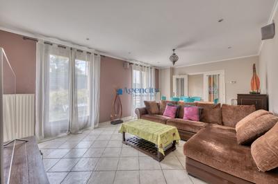 Maison - 178 m² - 8 pièces