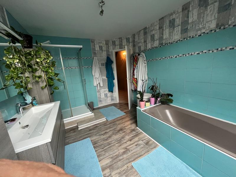 Maison traditionnelle - 167 m² - 8 pièces