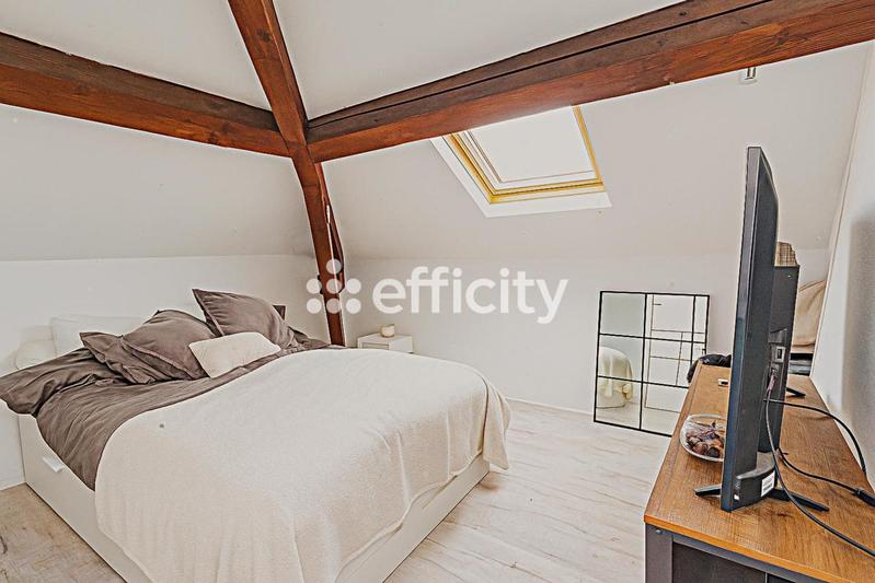 Maison - 304 m² - 9 pièces