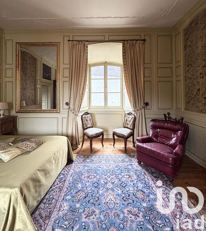 Maison - 231 m² - 9 pièces