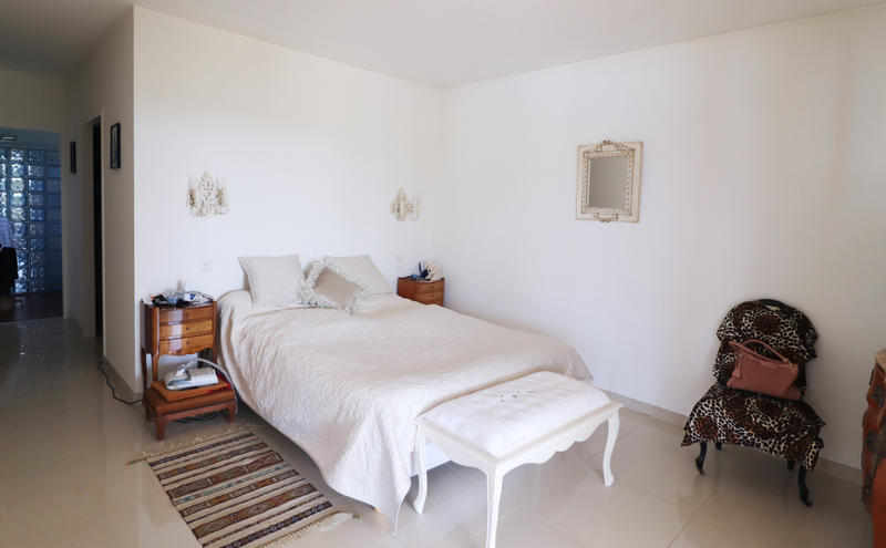 Maison - 220 m² - 7 pièces