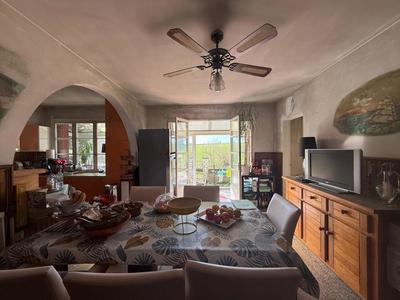 Maison - 380 m² - 14 pièces