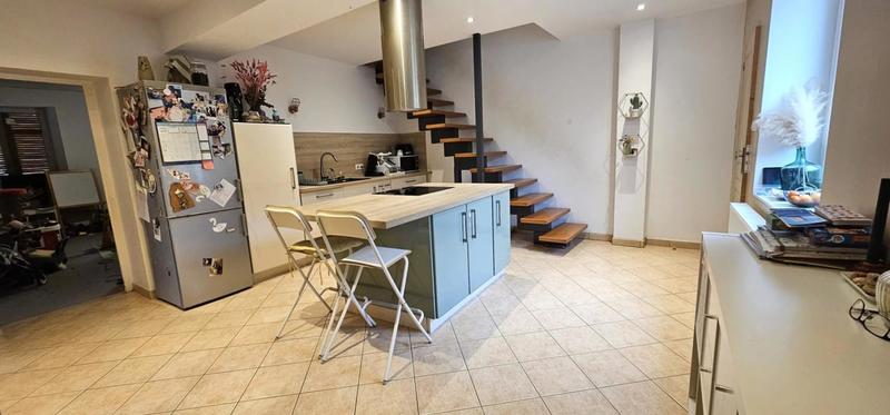 Maison en pierre - 210 m² - 7 pièces