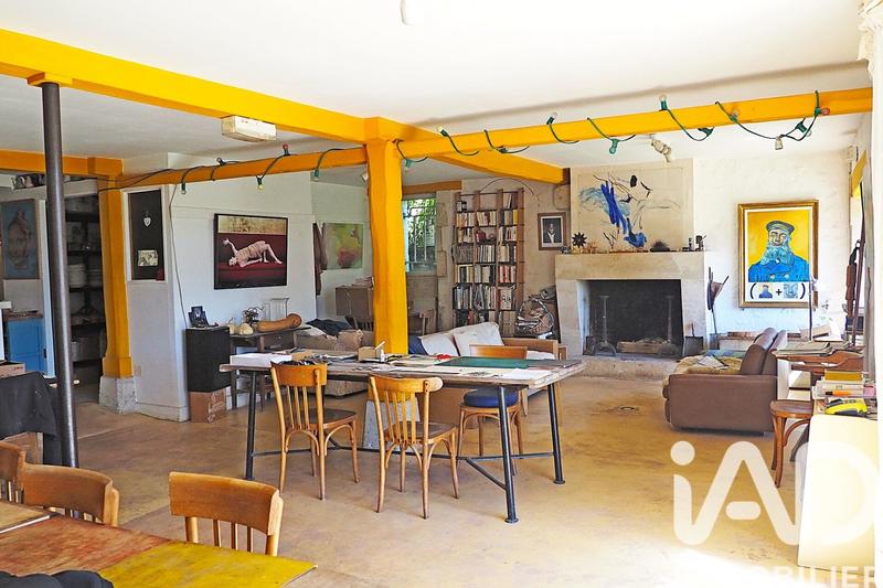 Maison - 1 220 m² - 28 pièces