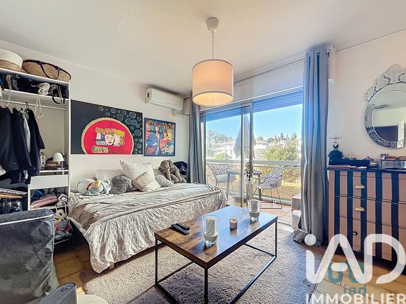 Studio - 25 m² - 1 pièce