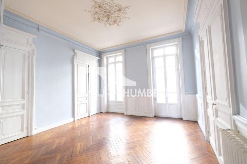 Appartement - 129 m² - 3 pièces
