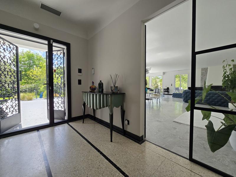 Maison - 202 m² - 6 pièces