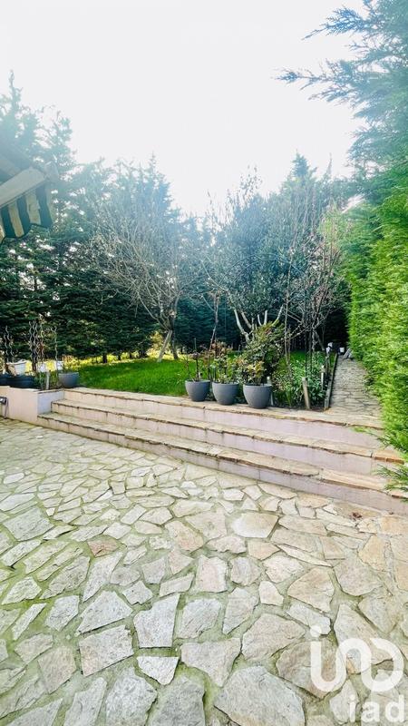 Maison - 191 m² - 8 pièces