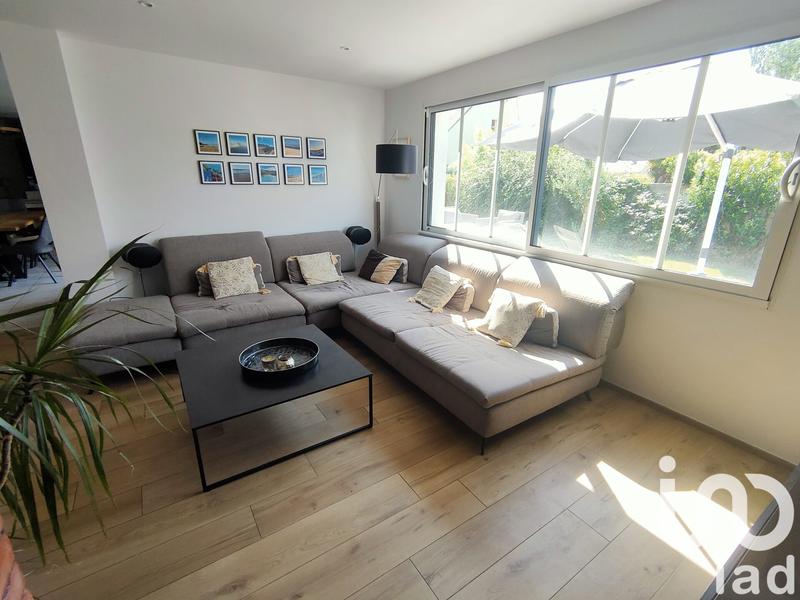 Maison - 206 m² - 7 pièces