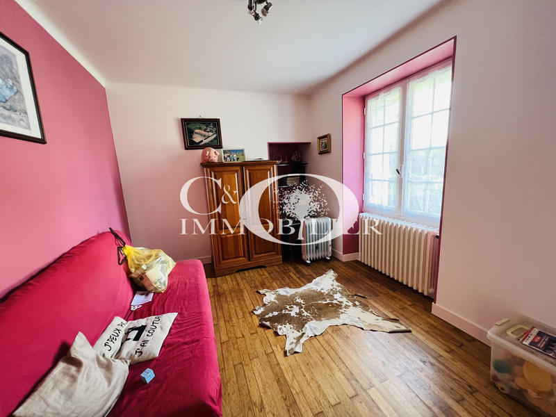 Maison - 176 m² - 9 pièces