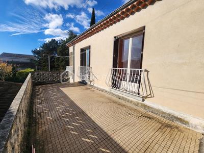 Maison traditionnelle - 165 m² - 8 pièces