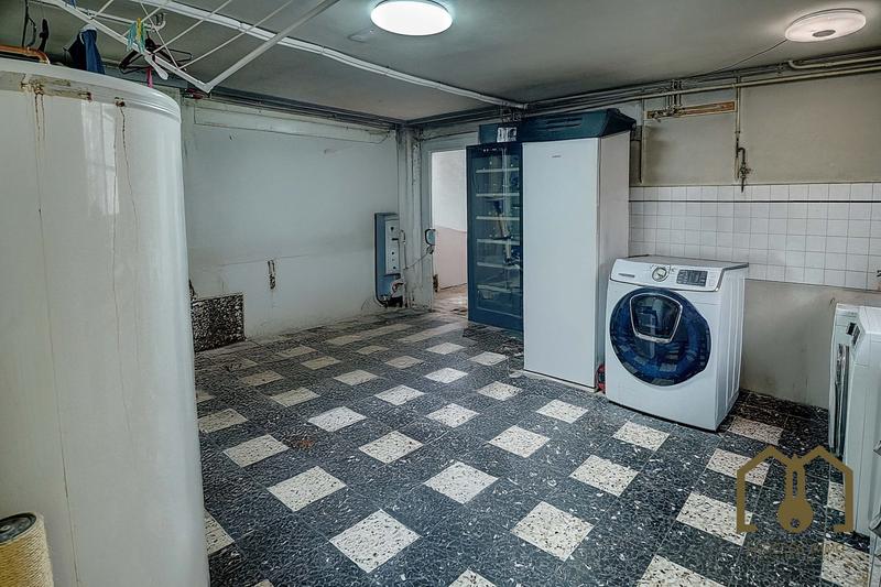 Maison traditionnelle - 198 m² - 5 pièces