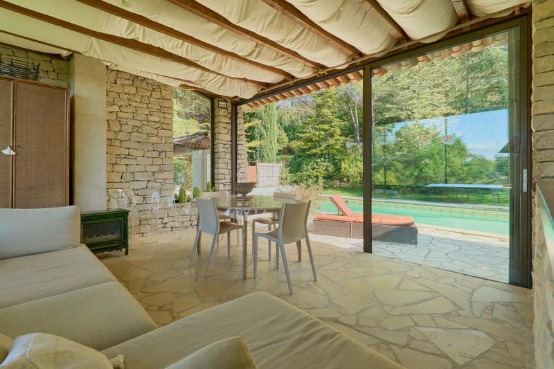 Maison - 255 m² - 6 pièces