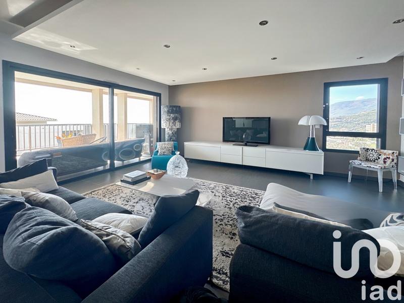 Appartement - 122 m² - 5 pièces