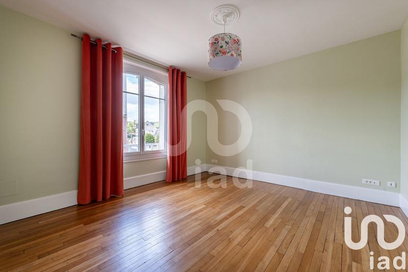 Maison - 248 m² - 9 pièces