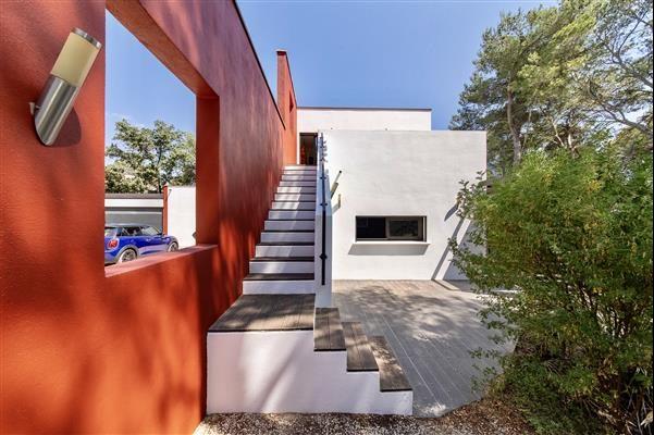 Maison contemporaine - 287 m² - 10 pièces