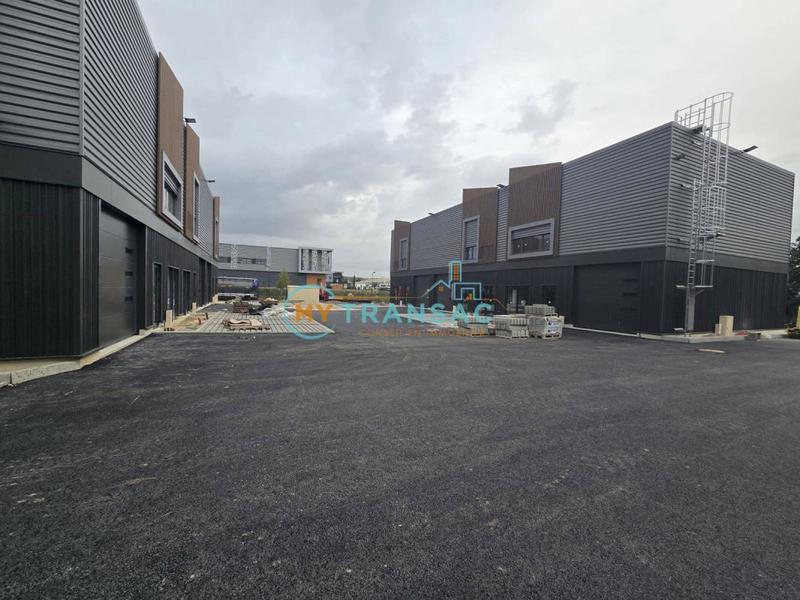Local d'activités - 239 m²