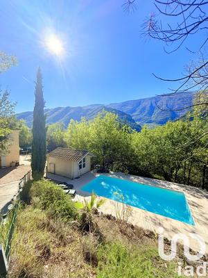 Maison - 104 m² - 4 pièces