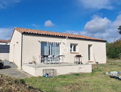 Maison - 93 m² - 4 pièces