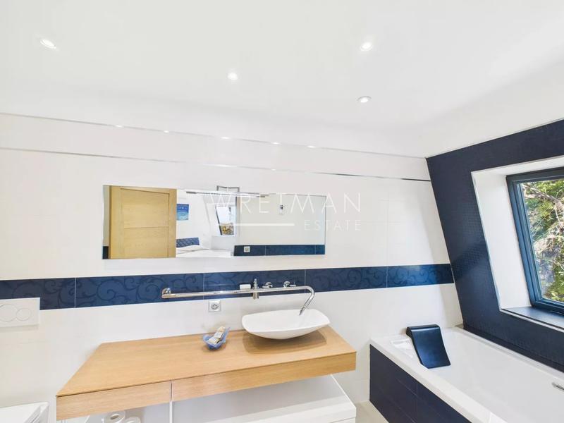 Villa - 335 m² - 7 pièces