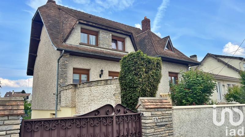 Maison - 180 m² - 8 pièces