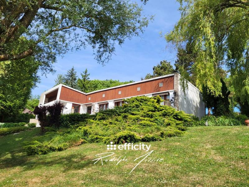 Maison - 180 m² - 8 pièces