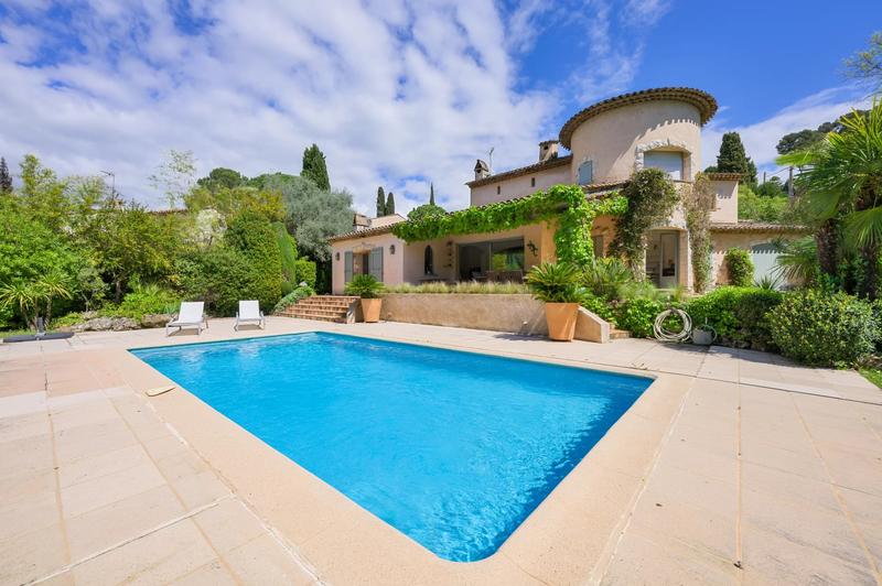 Maison - 195 m² - 7 pièces