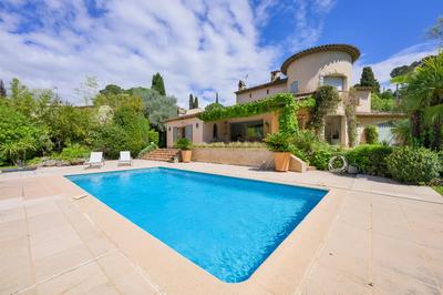 Maison - 195 m² - 7 pièces