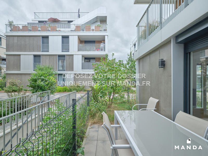 Chambre - 14 m² - 5 pièces