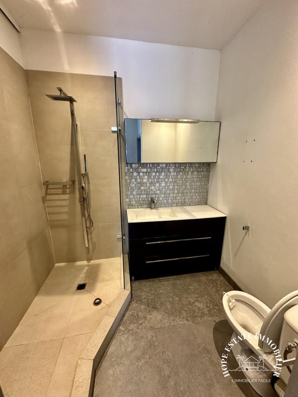 Local d'activités - 755 m²