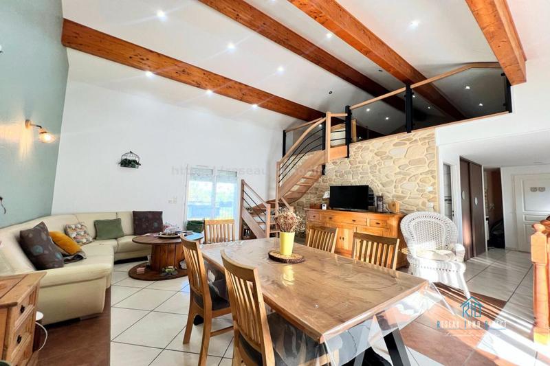 Maison traditionnelle - 155 m² - 6 pièces