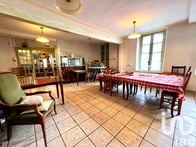 Maison de village - 487 m² - 13 pièces