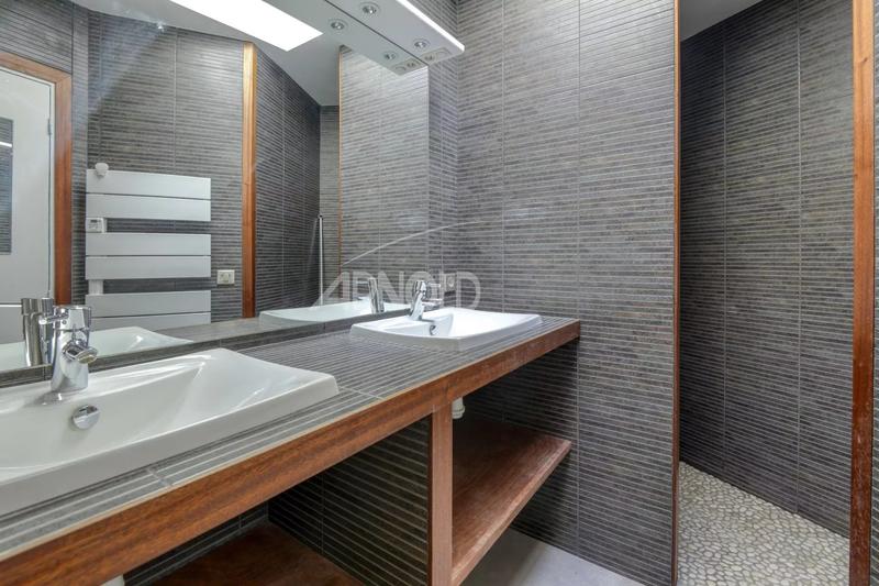 Maison - 200 m² - 8 pièces