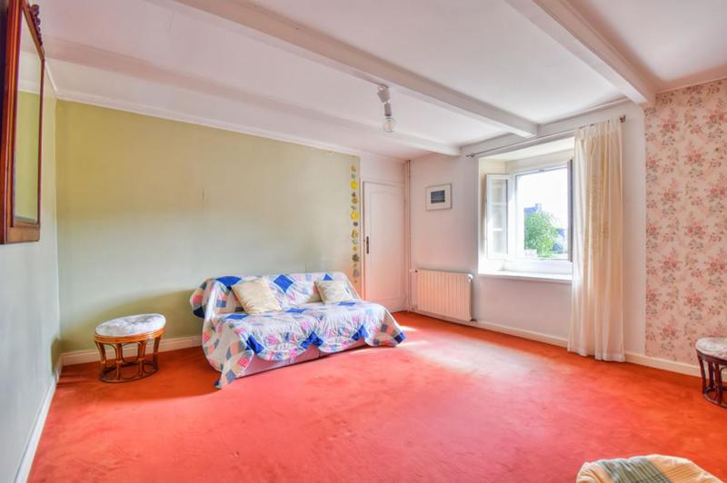 Maison - 180 m² - 8 pièces