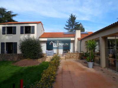 Maison - 194 m² - 8 pièces