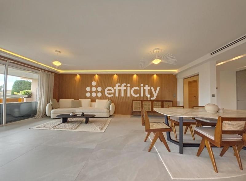 Appartement - 140 m² - 5 pièces