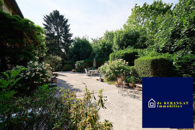 Maison - 252 m² - 11 pièces