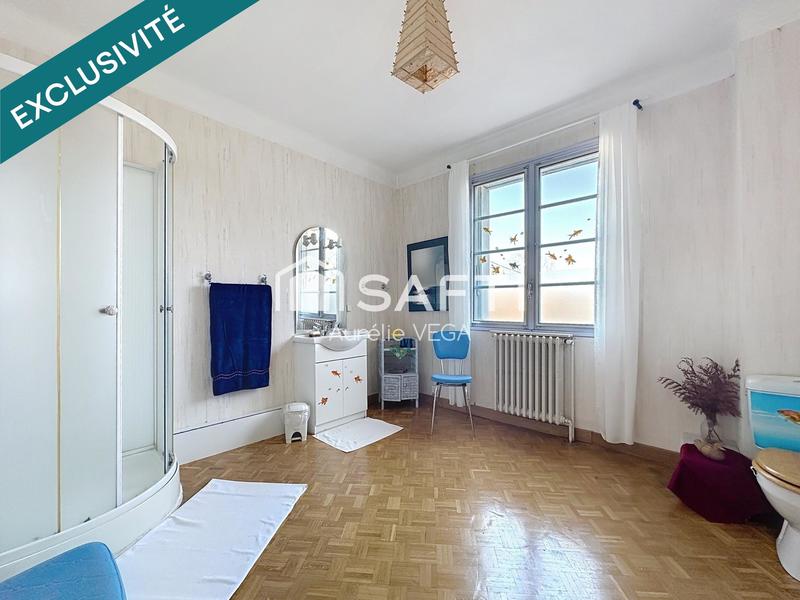 Maison - 253 m² - 8 pièces