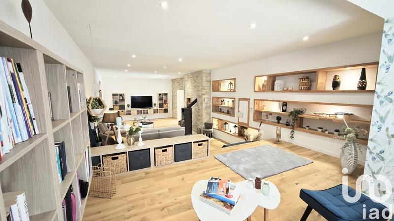 Maison - 240 m² - 10 pièces