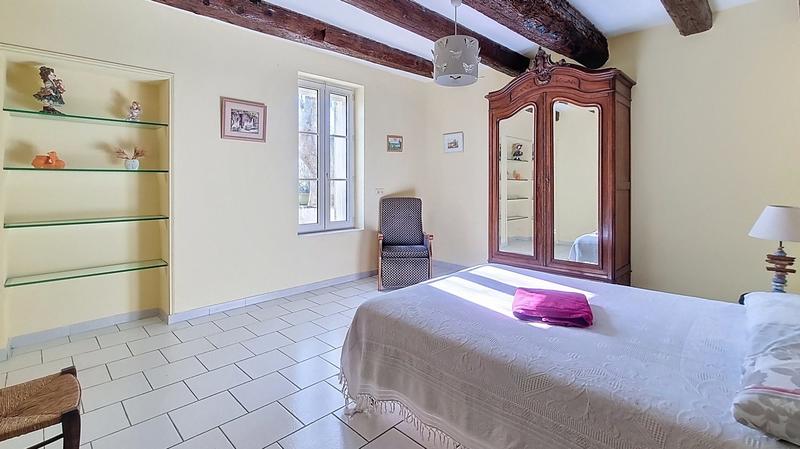 Mas - 206 m² - 7 pièces