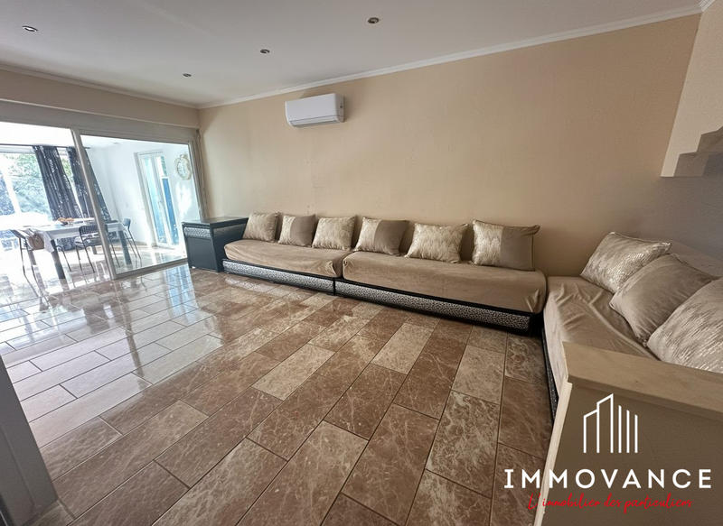 Maison - 99 m² - 5 pièces