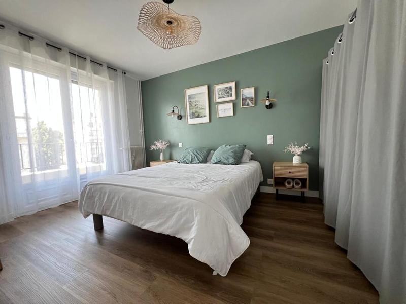 Appartement - 99 m² - 5 pièces