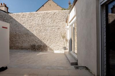 Maison - 212 m² - 8 pièces